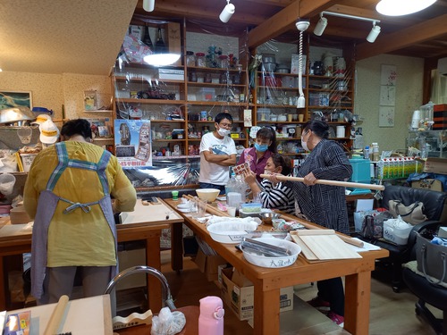 やんばる手打ちそば倶楽部練習風景(*￣3￣)╭