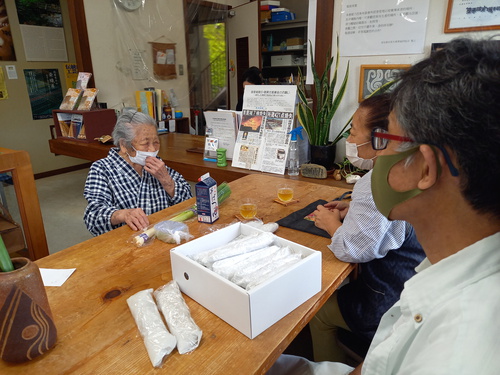 人間国宝・平良敏子先生　100歳おめでとう♪(^∇^*)