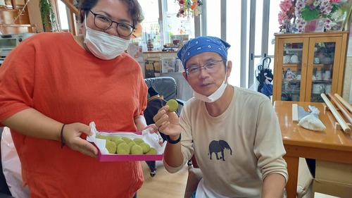やんばる地域の特産、カラキ(シナモン）で変わりそばφ(゜▽゜*)♪