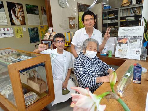 人間国宝・平良敏子先生　100歳おめでとう♪(^∇^*)