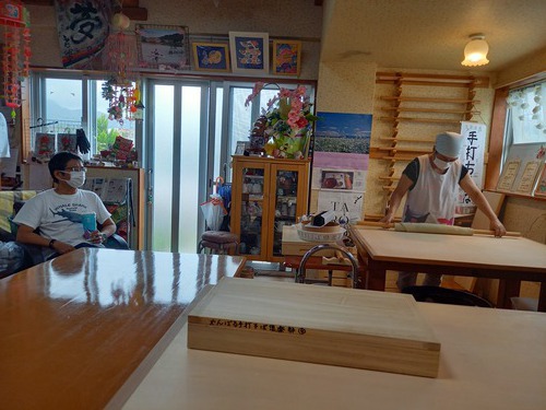 やんばる手打ちそば倶楽部練習風景(*￣3￣)╭