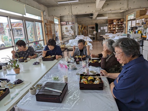 やんばる手打ちそば倶楽部の強い味方　　　　　　　　　　　　　「蕎麦食べ倶楽部」
