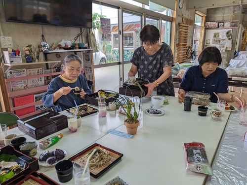 やんばる手打ちそば倶楽部の強い味方　　　　　　　　　　　　　「蕎麦食べ倶楽部」