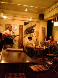 歌ってます♪ 2008/12/14 08:04:37