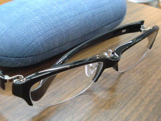 Love Unlimited Eyewear by OPTICO:プラスチックナイロール