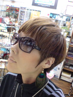 大きめバタフライなサングラス Love Unlimited Eyewear By Optico