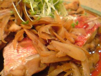 金目鯛のアラ炊き。（つづき・・）