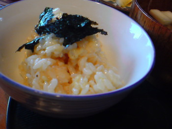 たまごかけごはんの朝食。