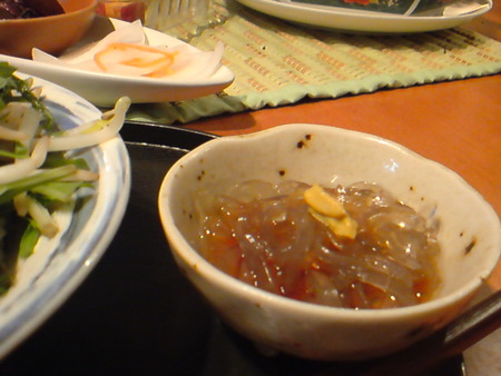 まぐろと納豆サラダ仕立て丼のサイドメニュー