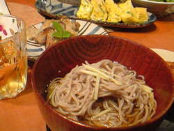 蕎麦屋のメニューにありそうな・・・夕飯です。