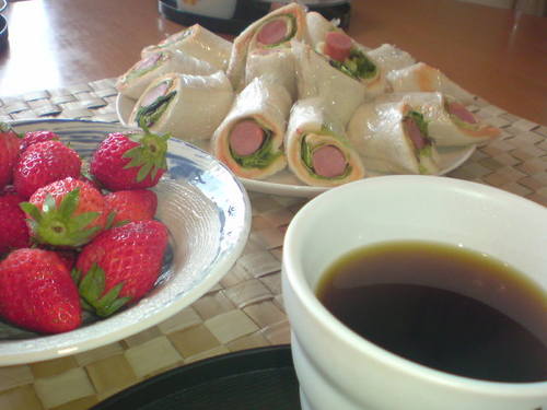 お手伝い♪朝ごはん作り