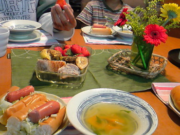 野菜盛りだくさん朝食。