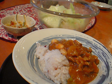 ポークビーンズカレーの夕飯。