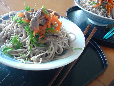 さっぱりとお蕎麦de休日朝食。