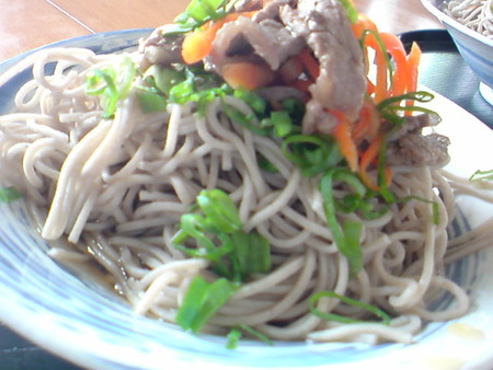 さっぱりとお蕎麦de休日朝食。