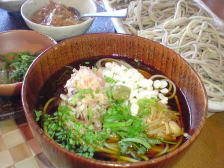 朝ご飯に冷やし蕎麦