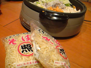 お父さんもお手伝い♪沖縄焼きそば
