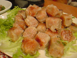 お土産シウマイで晩ごはん。
