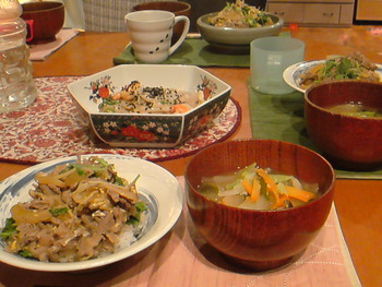 和風レンコンサラダと牛丼。
