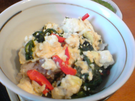 崩し豆腐ドンブリ