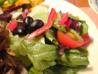 カラフル生野菜サラダ。