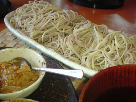 朝ご飯に冷やし蕎麦