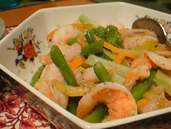 茹でエビと野菜の胡麻和えサラダ