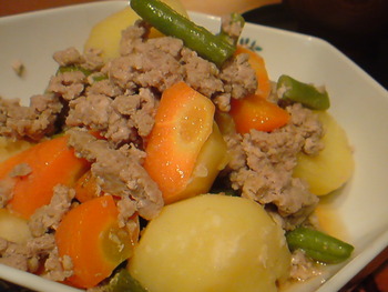 そぼろ肉じゃが。
