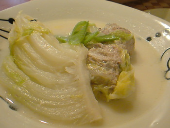 白菜と豚団子の豆乳煮込み。