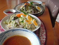 冷やし野菜坦々麺ランチ