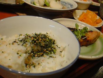 お漬物とごはん。
