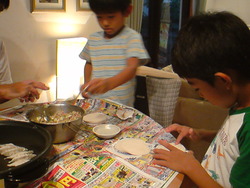家族総出で餃子作りしました♪