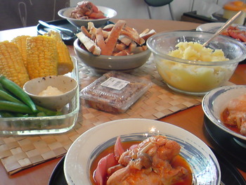 鶏煮込みとありあわせランチ。