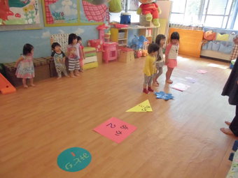 色 形遊び パニ パニ保育園です ４