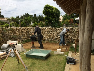 ヤギ小屋を建築中！