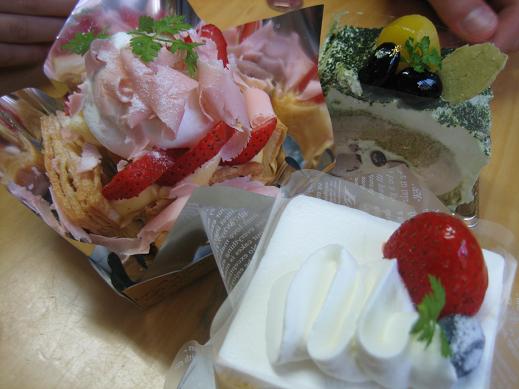 ケーキの差し入れ