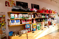オンリーワン店内でーす　まだまだ品揃え寂しいのですが。 2012/05/14 21:01:03