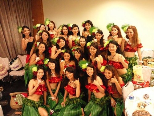 Na Lei Aloha I Ka Makani Sandii S Hula Studio沖縄校 フラダンス教室 ルアウの報告3 またまた髪飾り編