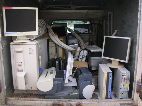 那覇市・引越し方付けで家電類回収！！