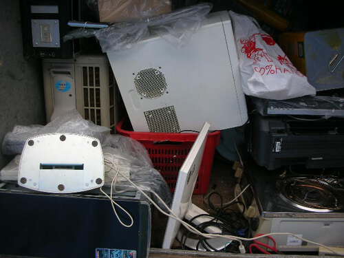 一般家庭様より不要品の回収を行いました。