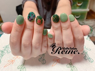 グリーン系ネイル Nail Salon Reine