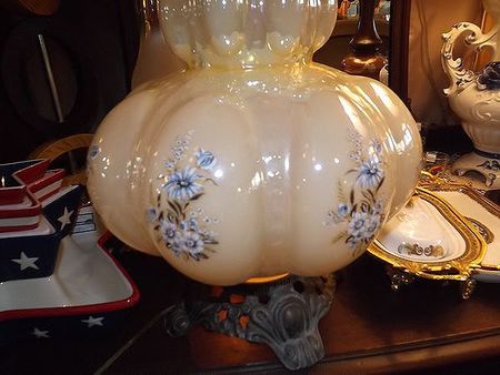 アメリカ アンティークフロアランプ ミルクガラス 花柄ランプ