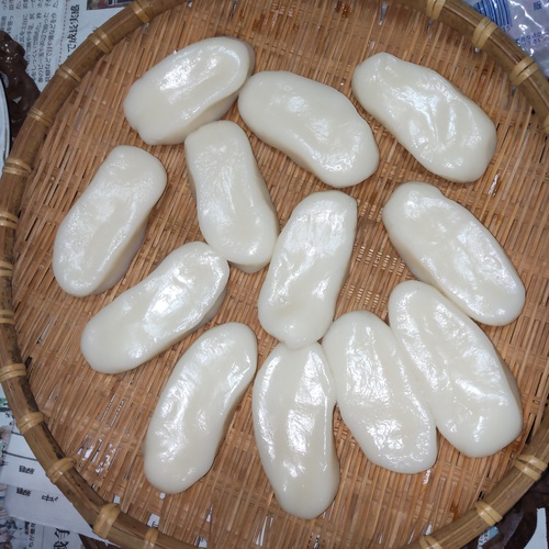 明日は旧暦8月15日「十五夜」なので　フチャギ　を作りました。