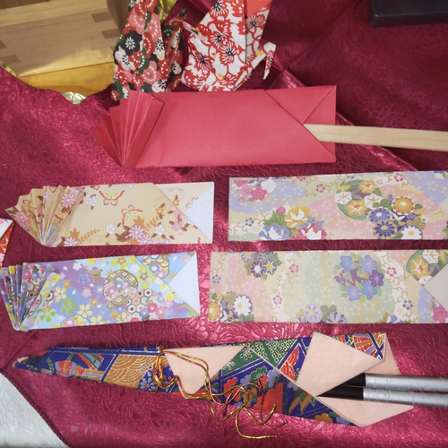 折り紙で作った　お箸入れ、ポチ袋