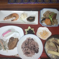 新年おめでとうございます。おせち料理、お誕生会も〜 2025/01/01 22:26:03
