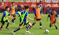 中国、サッカー教育に重点を置く小中学校を今年2万校増加予定 2017/02/25 00:09:53