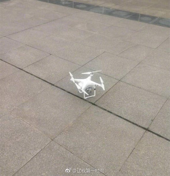 中国警察の違法ドローン制圧銃がカッコイイ！電波干渉で強制着陸
