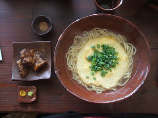 沖縄そば《恩納そば》《いしぐふー》《なかよし》《なかまそば》