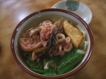 沖縄そば《新山食道》