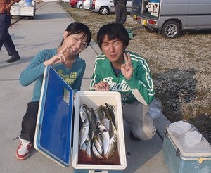 迎パールマリン釣り紀行 由美 明美 スマイル